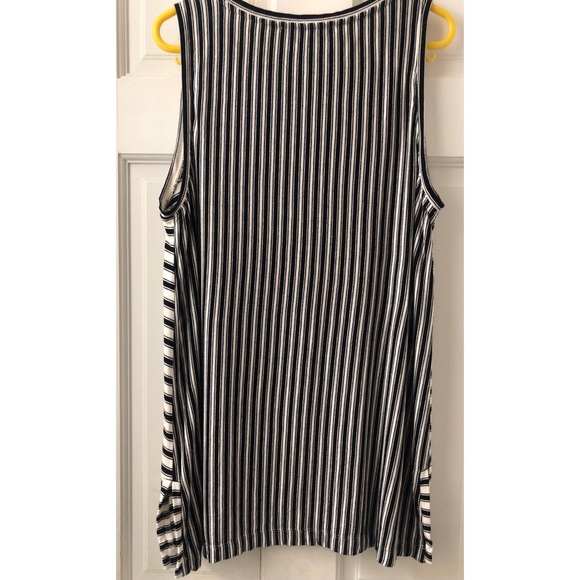 🌼 LOFT Top - Picture 2 of 10